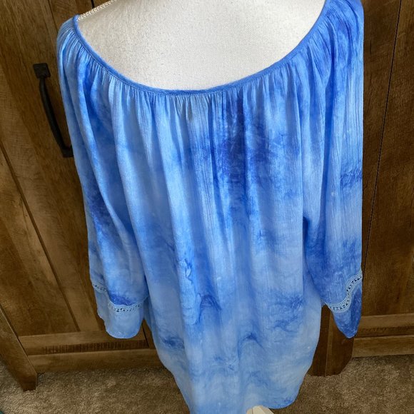 Beautiful Blue Blouse by AGB Woman size 2 X - Picture 3 of 7
